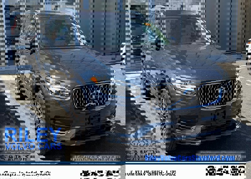 Used 2022 Volvo XC90 T5 Momentum w/ Climate Package image 1