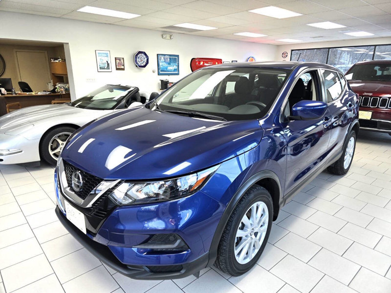 Used 2021 Nissan Rogue Sport SV image 1