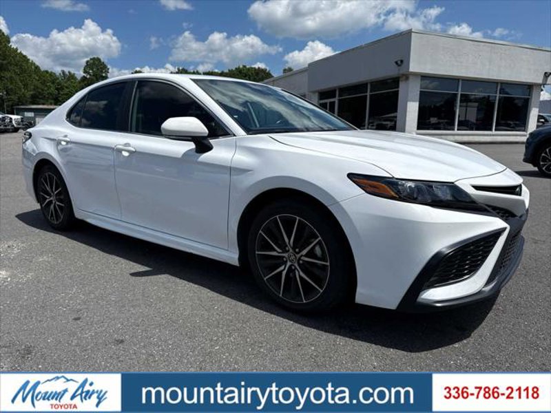 Certified 2023 Toyota Camry SE image 1