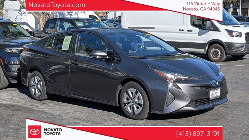 Used 2017 Toyota Prius Four image 1