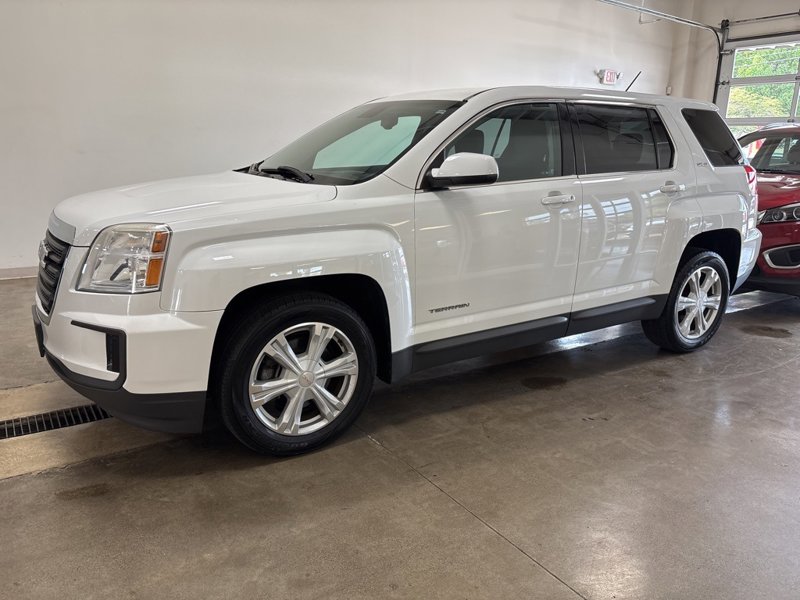 Used 2017 GMC Terrain SLE image 1
