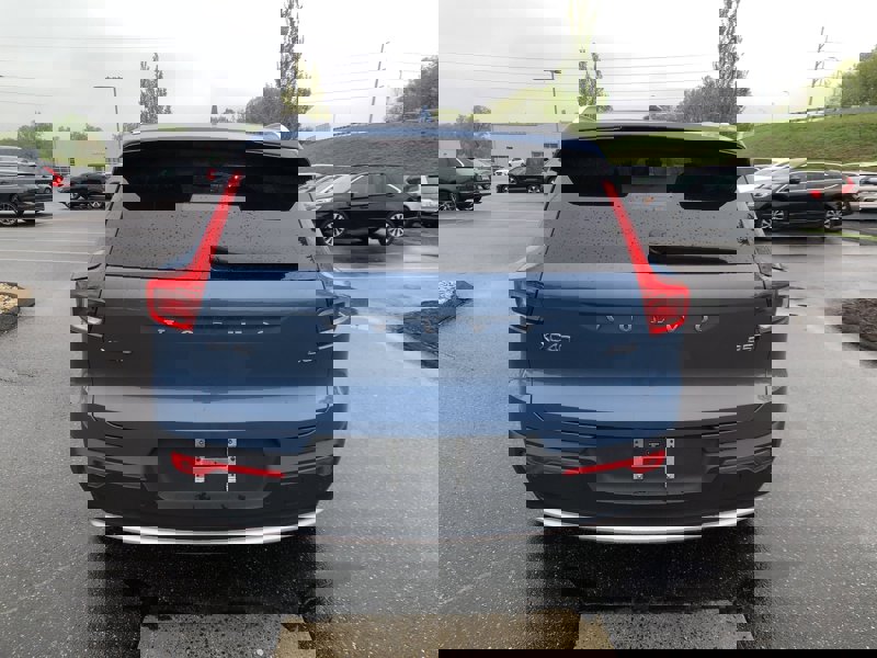 Certified 2023 Volvo XC40 B5 Plus w/ Driver Assist Package image 1