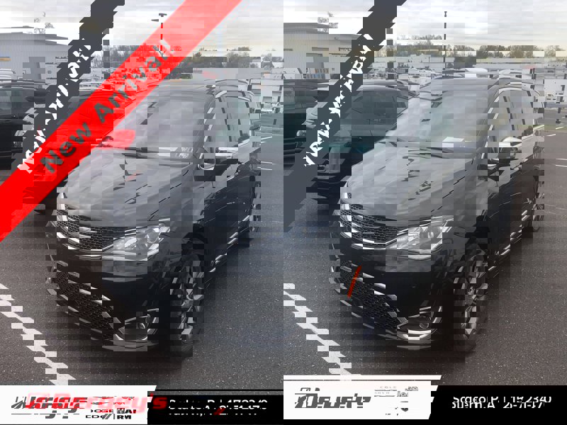 Certified 2018 Chrysler Pacifica Limited w/ Tire & Wheel Group image 1