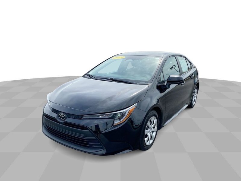 Used 2023 Toyota Corolla LE image 1