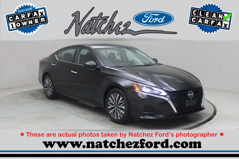 Used 2023 Nissan Altima 2.5 SV image 1