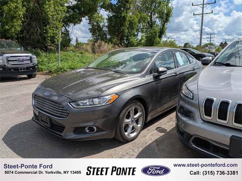 Used 2016 Ford Fusion SE w/ Equipment Group 201A image 1