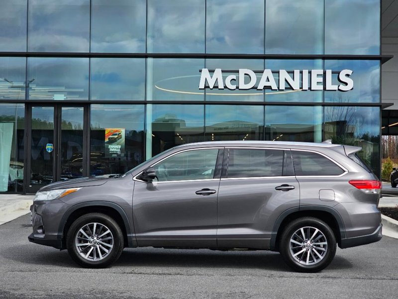 Used 2018 Toyota Highlander XLE image 1
