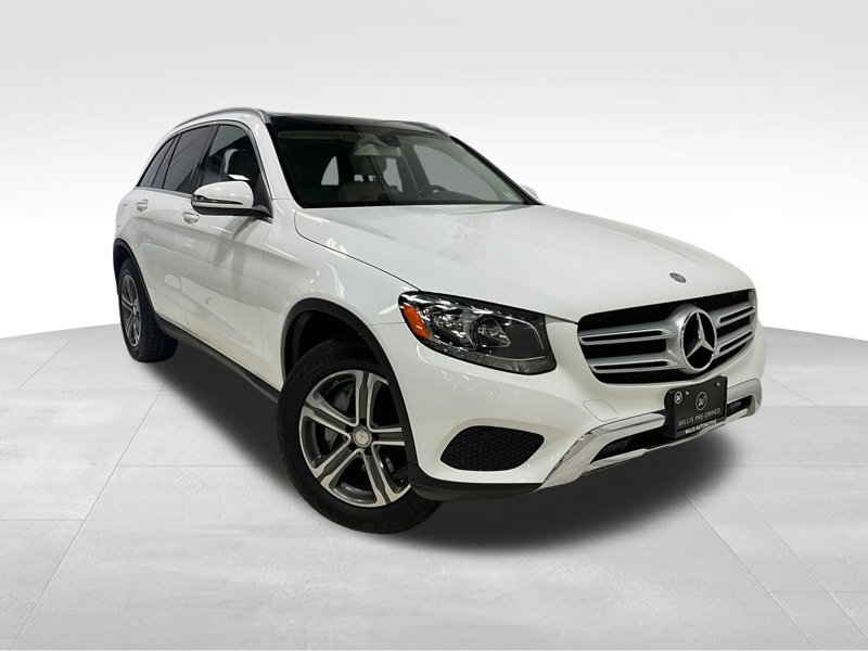 Used 2017 Mercedes-Benz GLC 300 4MATIC image 1