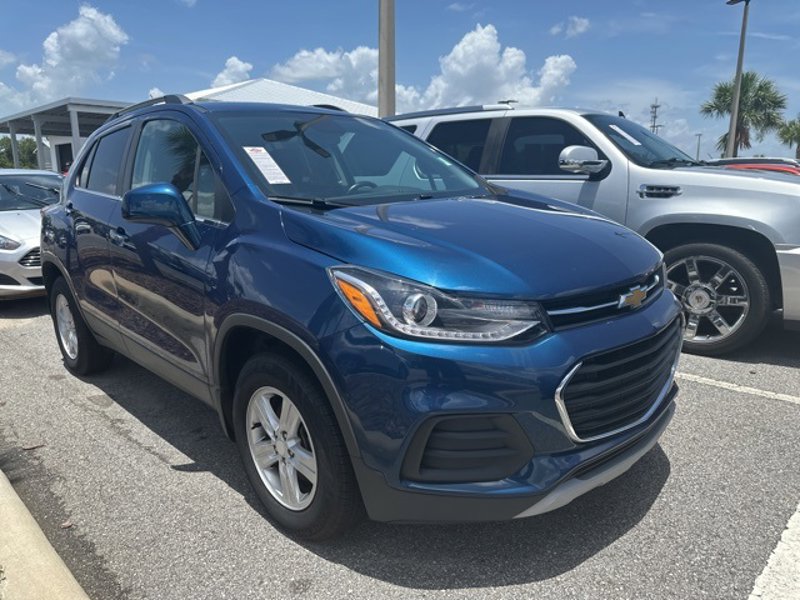 Used 2020 Chevrolet Trax LT w/ LT Convenience Package image 1