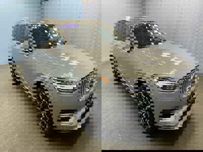 Certified 2024 Volvo XC90 B6 Plus image 1