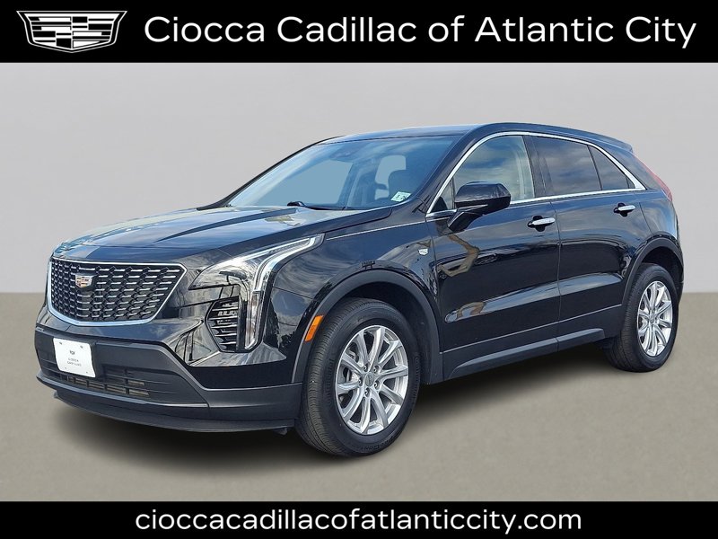 Certified 2021 Cadillac XT4 Luxury w/ Cold Weather Package image 1