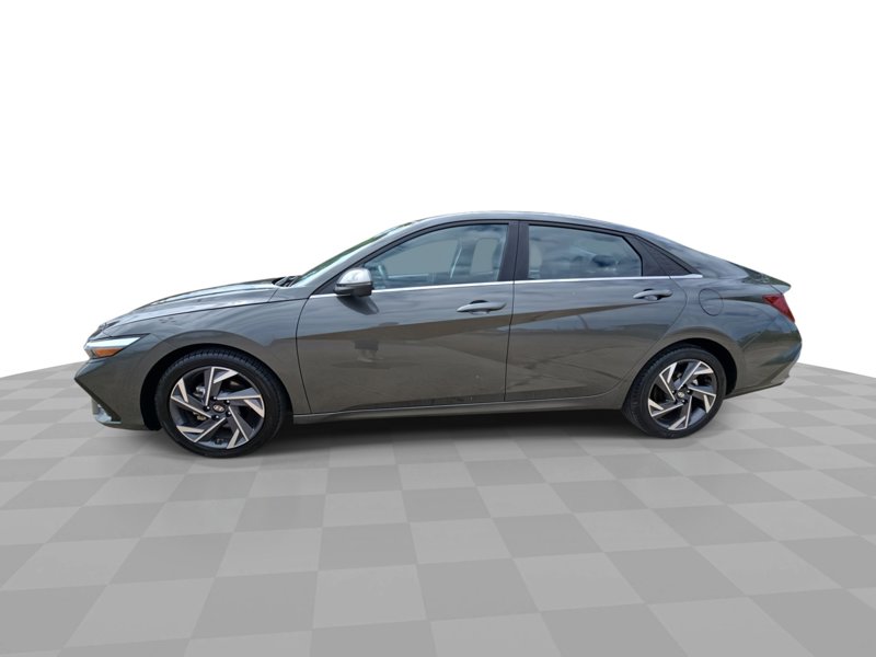 Used 2024 Hyundai Elantra Limited image 1