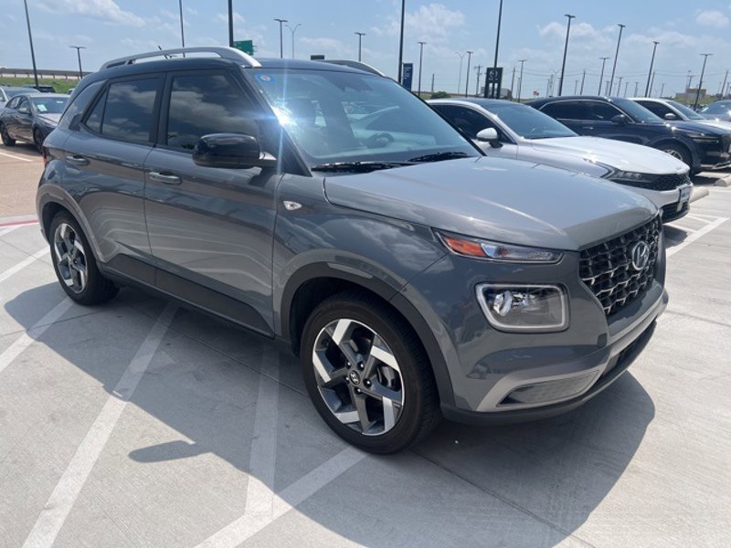 Certified 2023 Hyundai Venue Limited w/ Cargo Package image 1