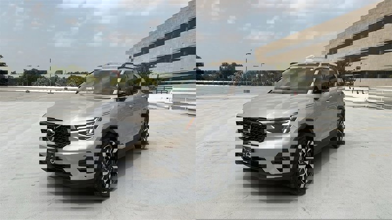 Certified 2025 Volvo XC40 B5 Plus image 1