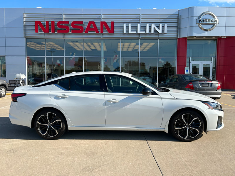Certified 2024 Nissan Altima 2.5 SR w/ SR Premium Package image 1