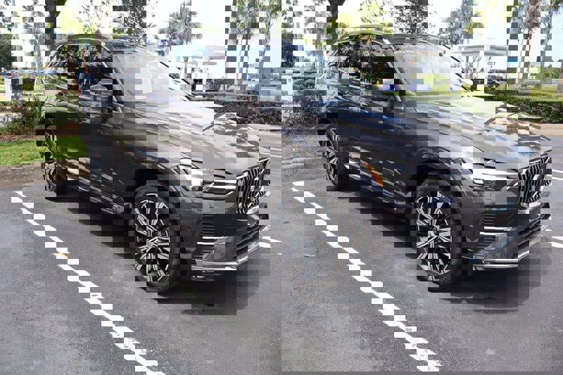 Certified 2023 Volvo XC60 B5 Plus w/ Protection Package Premier image 1