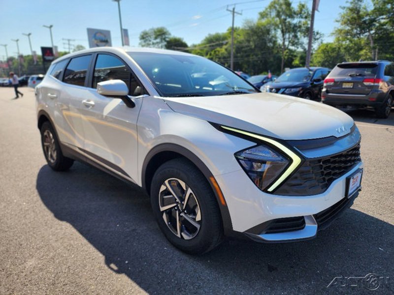 Certified 2023 Kia Sportage LX image 1