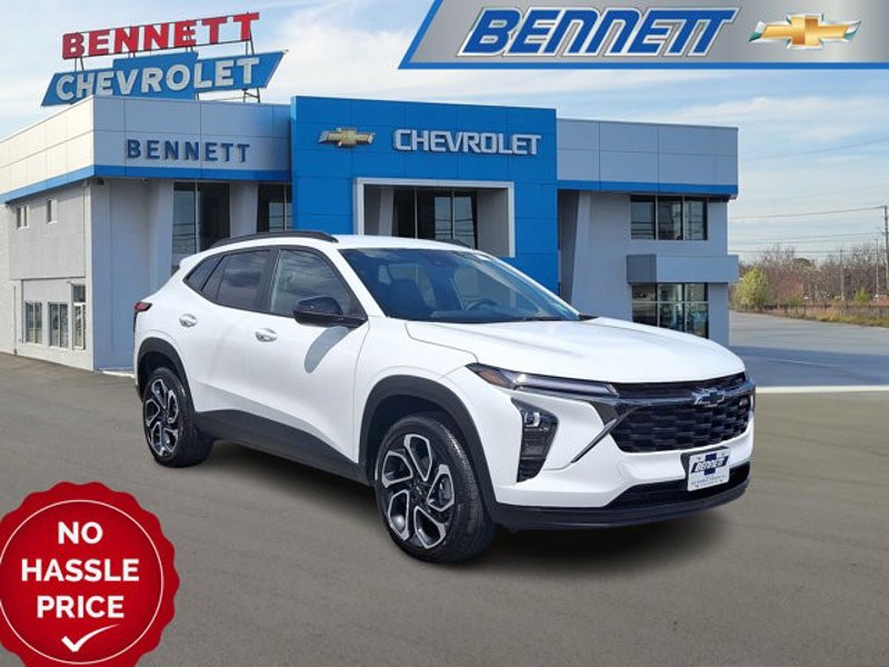 Certified 2025 Chevrolet Trax RS w/ Driver Confidence Package image 1