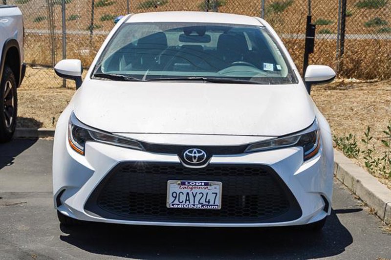 Used 2022 Toyota Corolla LE image 1