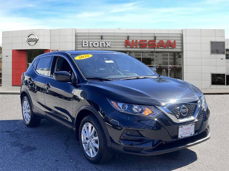 Certified 2022 Nissan Rogue Sport S image 1