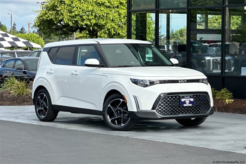 Certified 2023 Kia Soul EX image 1