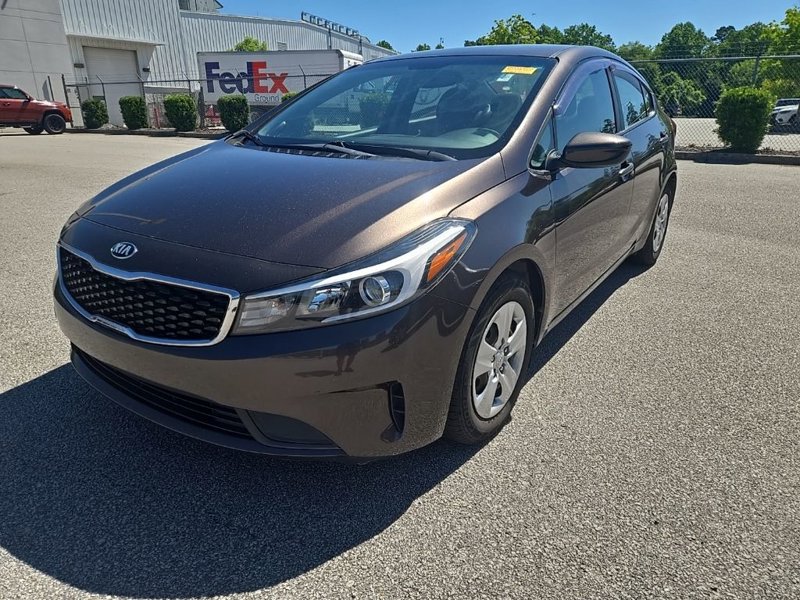 Used 2017 Kia Forte LX image 1
