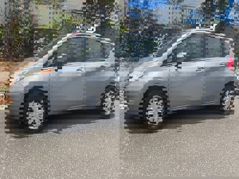 Used 2015 Nissan Versa Note SV image 1