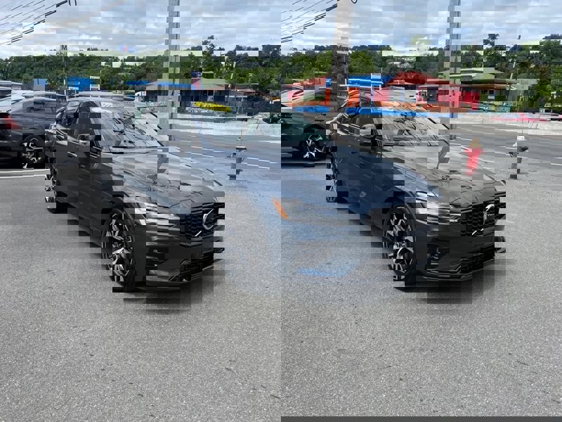 Certified 2024 Volvo S60 B5 Core image 1