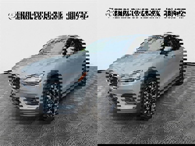 Certified 2024 Volvo V60 B5 Cross Country Ultimate image 1