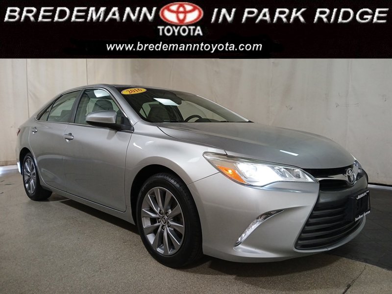 Used 2016 Toyota Camry image 1