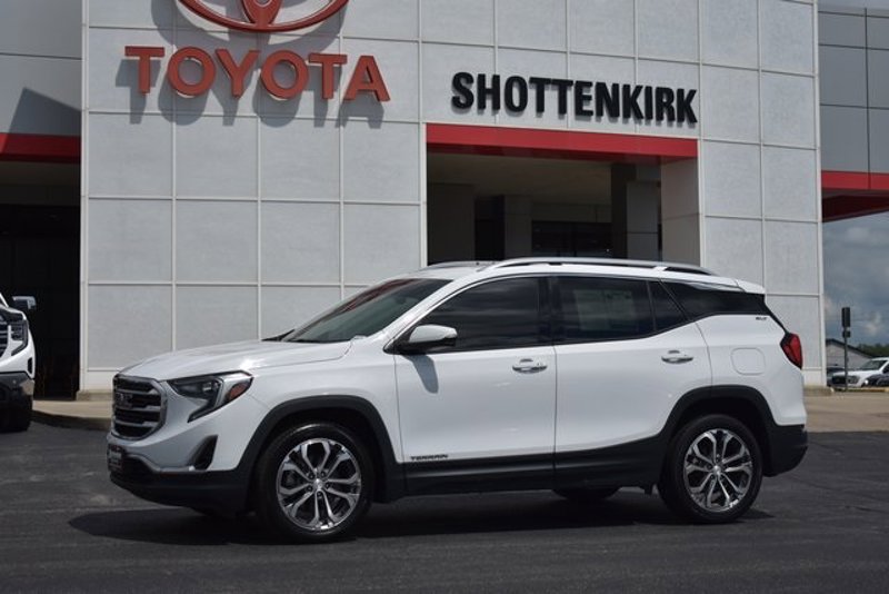 Used 2018 GMC Terrain SLT image 1