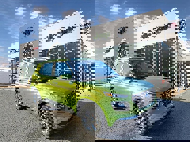 Used 2024 Hyundai Venue SEL image 1