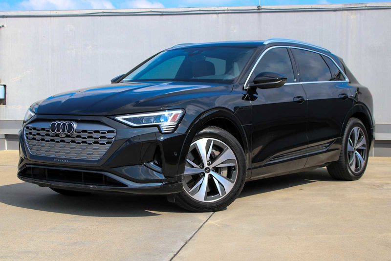 Certified 2024 Audi Q8 e-tron Premium Plus w/ Premium Plus Package image 1