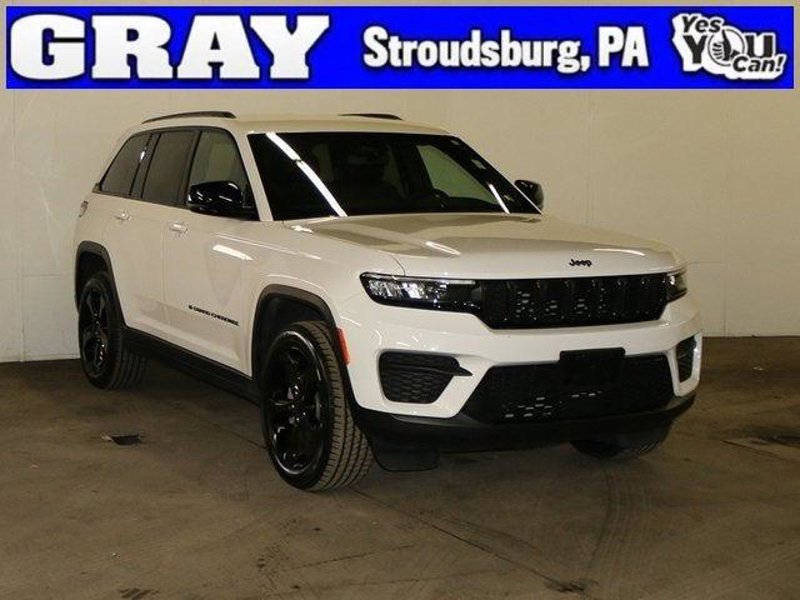 Certified 2023 Jeep Grand Cherokee Altitude image 1