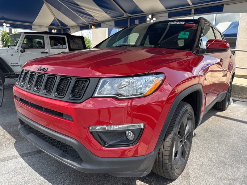 Used 2018 Jeep Compass Latitude image 1