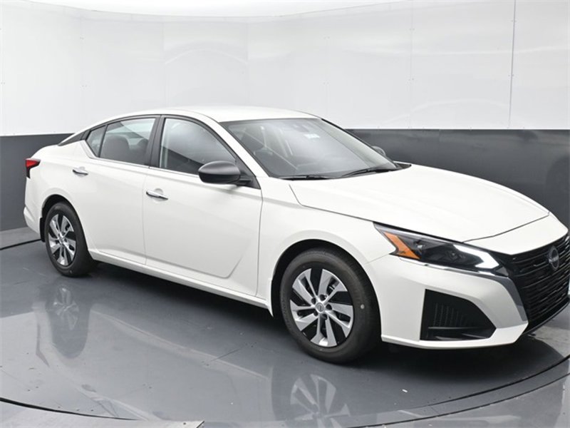 Certified 2025 Nissan Altima 2.5 S image 1
