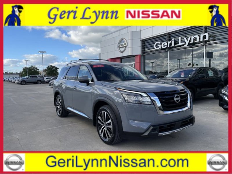 Certified 2024 Nissan Pathfinder Platinum image 1