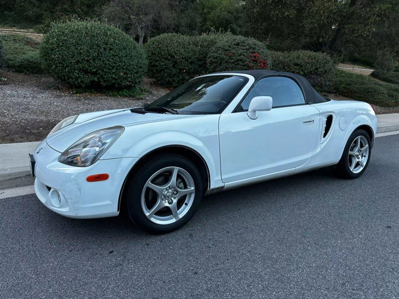 Used 2005 Toyota MR2 image 1