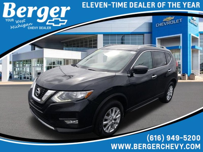 Used 2017 Nissan Rogue SV image 1