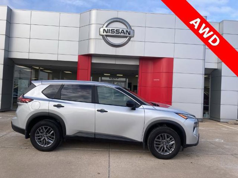 Certified 2025 Nissan Rogue S image 1