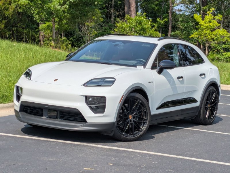 Certified 2025 Porsche Macan 4S Electric image 1