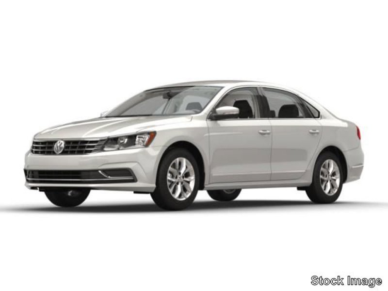 Used 2017 Volkswagen Passat 1.8T S image 1