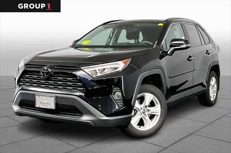 Certified 2021 Toyota RAV4 XLE image 1
