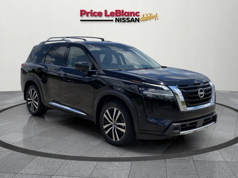 Certified 2024 Nissan Pathfinder Platinum image 1