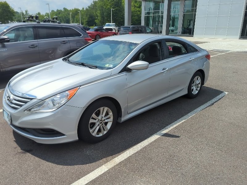 Used 2014 Hyundai Sonata GLS image 1