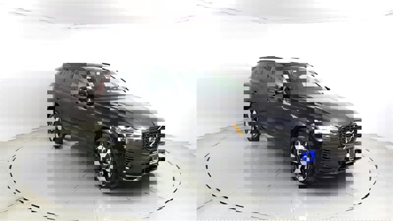 Certified 2025 Volvo XC60 T8 Ultra image 1