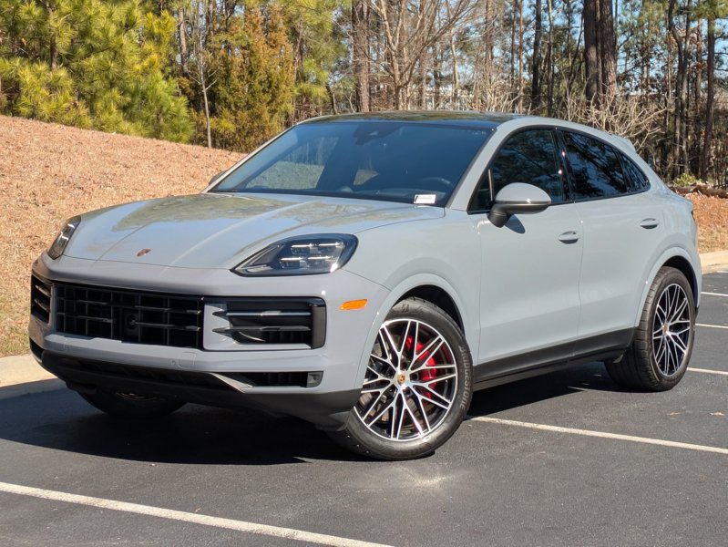 Certified 2024 Porsche Cayenne S image 1