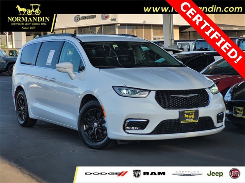 Certified 2022 Chrysler Pacifica Touring-L image 1