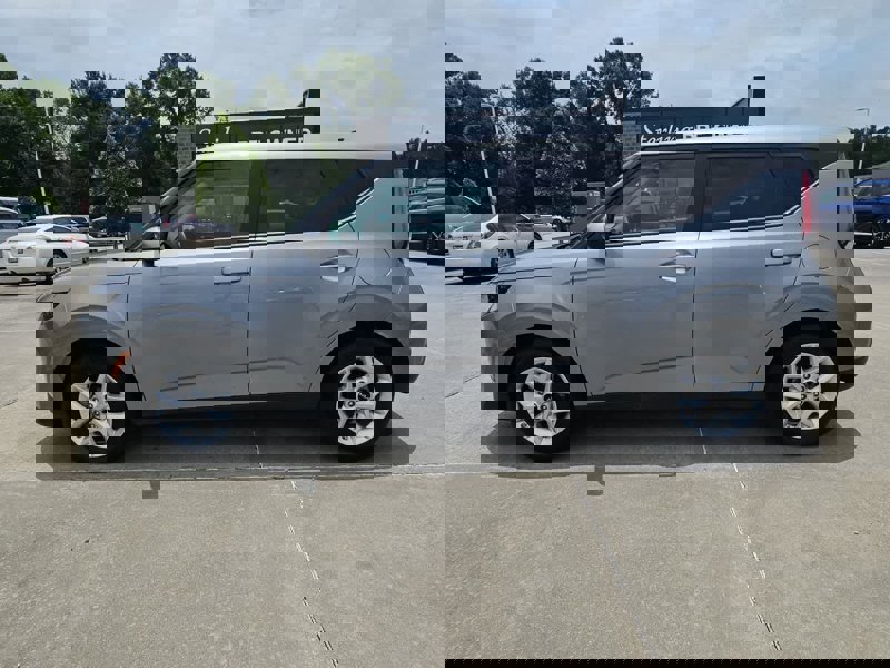 Certified 2023 Kia Soul LX w/ LX Technology Package image 1