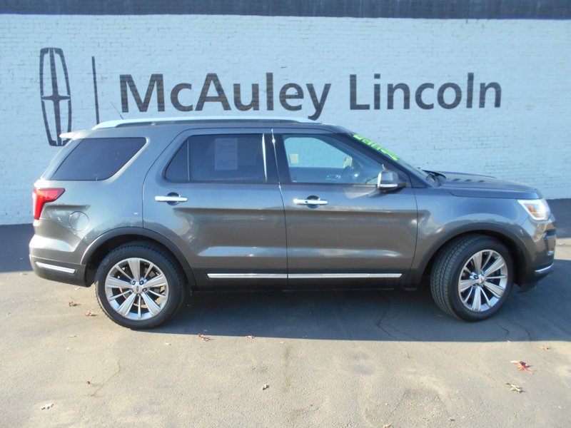 Used 2018 Ford Explorer Limited image 1